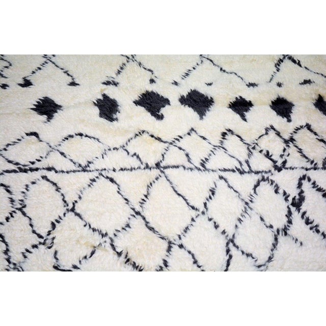 Moroccan Moroccan Modern Hand Knotted Wool Rug, 4'x6' For Sale - Image 3 of 4