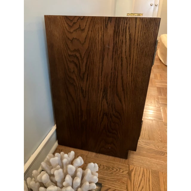 Henredon Scene 1 small cabinet with 1 interior shelf. Great condition