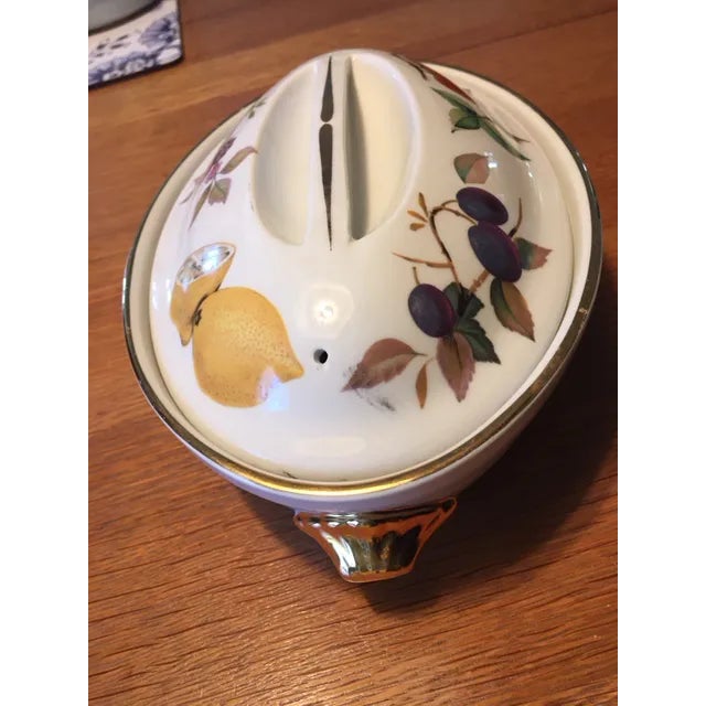 Royal Worcester is made in England. This is a covered casserole dish in the Eversham pattern, having a gold rim and trim,...