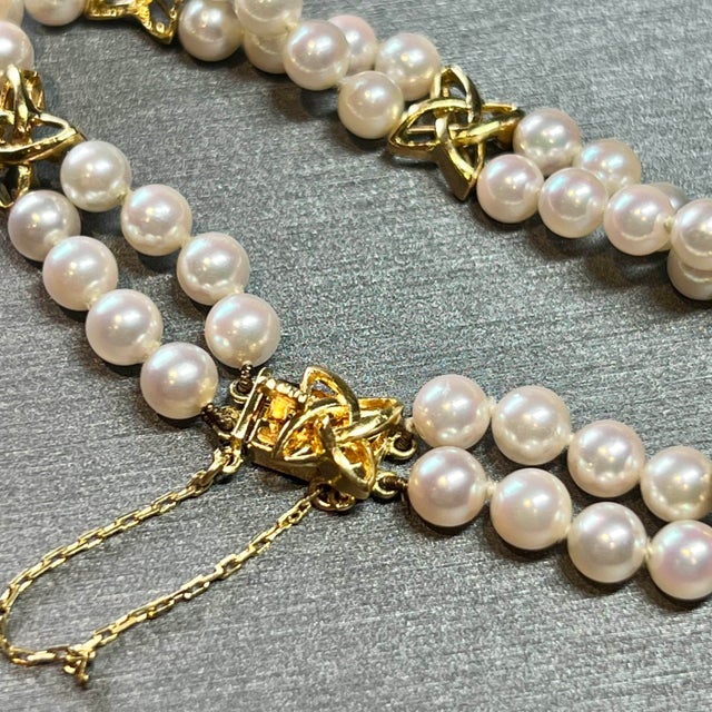 1990s Mikimoto Estate Akoya Pearl Bracelet 18k Gold For Sale In New York - Image 6 of 9