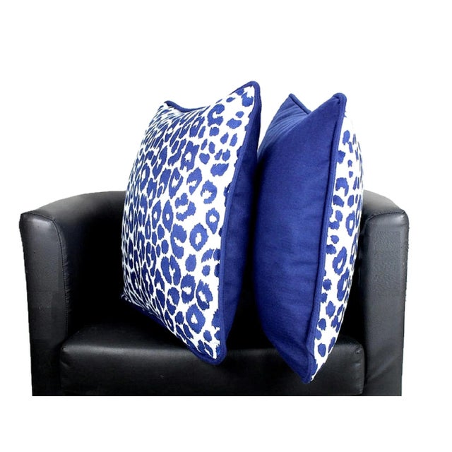 Contemporary Schumacher Leopard Linen Pillow With Piping For Sale - Image 3 of 13