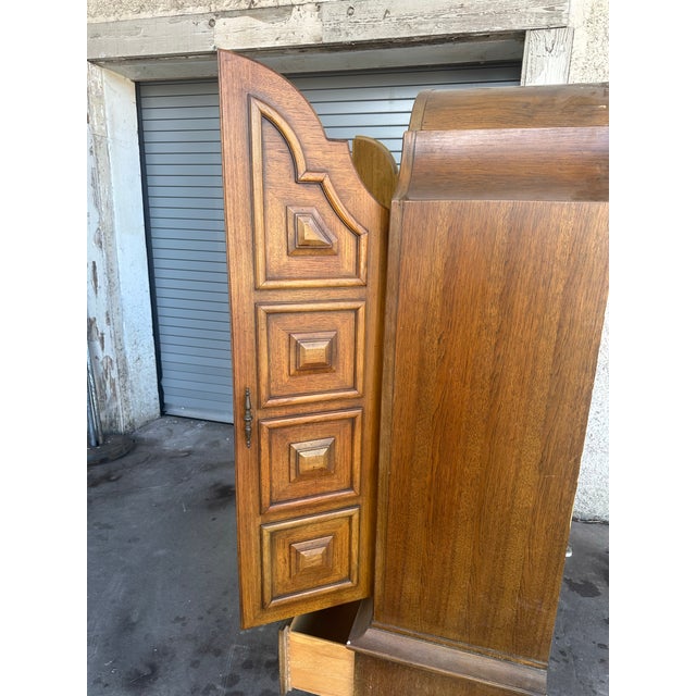 Thomasville Spanish Colonial Hollywood Regency Style Mid Century Oak Armoire - Vintage 1960s For Sale - Image 10 of 11