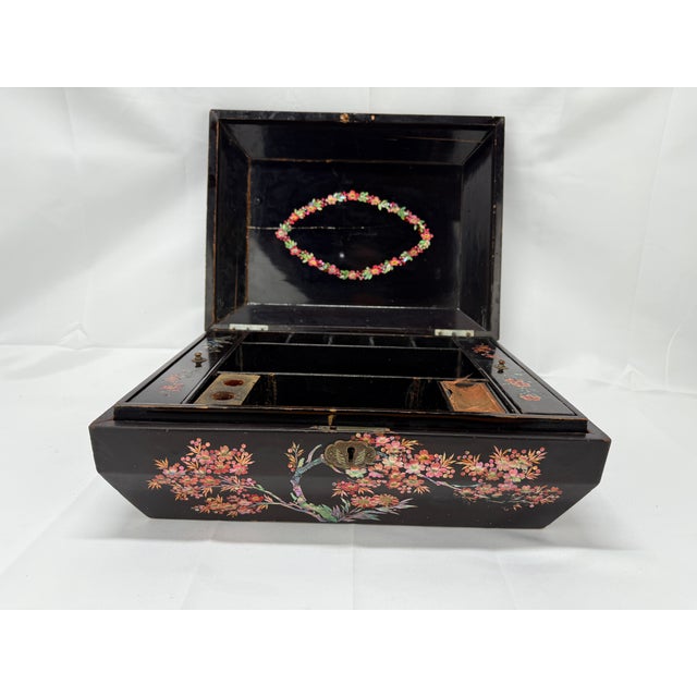 Chinese 19th Century Chinese Export Black Lacquer & Mother of Pearl Sewing Box For Sale - Image 3 of 10