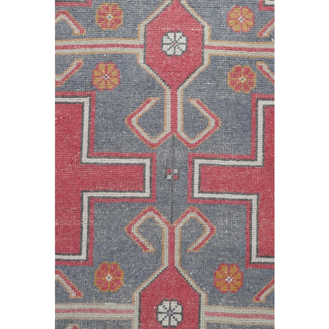 Art Deco Vintage Central Anatolian Tribal Rug With Cross Medallion Motif - 3' 11' X 9' For Sale - Image 3 of 6