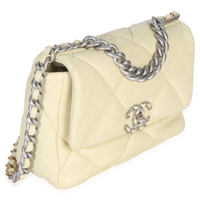 Traditional Light Yellow Quilted Lambskin Medium Chanel 19 Flap Bag For Sale - Image 3 of 9