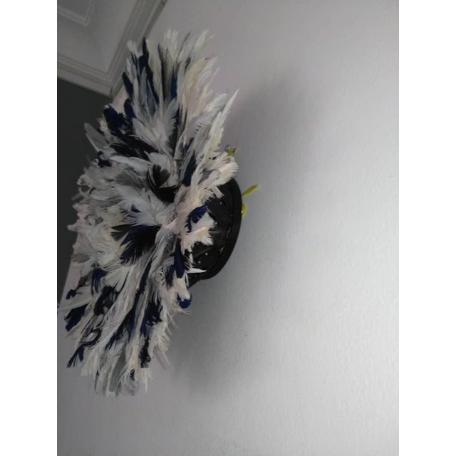 Early 21st Century Juju Hat Speckled White Gray and Navy Blue of 20" - 50 Cm For Sale - Image 5 of 6