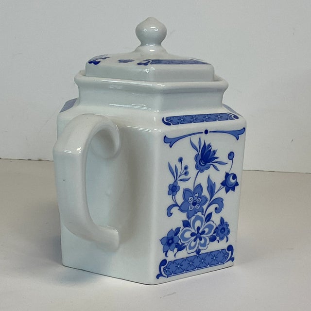 Vintage Italian Tuscany Style Blue and White Porcelain Tea Pot For Sale - Image 4 of 10