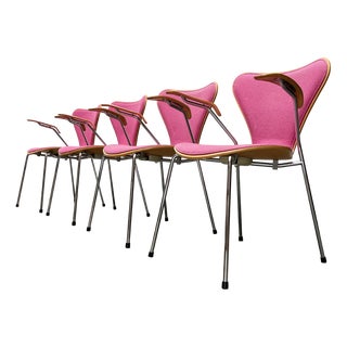 Model 3107 Armchairs Stacking Chairs by Arne Jacobsen for Fritz Hansen, Denmark, 1990, Set of 4 For Sale
