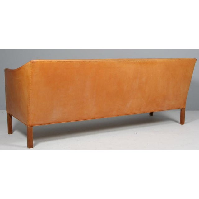 Brown Three Seat Sofa in Natural Leather by Ejner Larsen & Aksel Bender Madsen, 1970 For Sale - Image 8 of 11