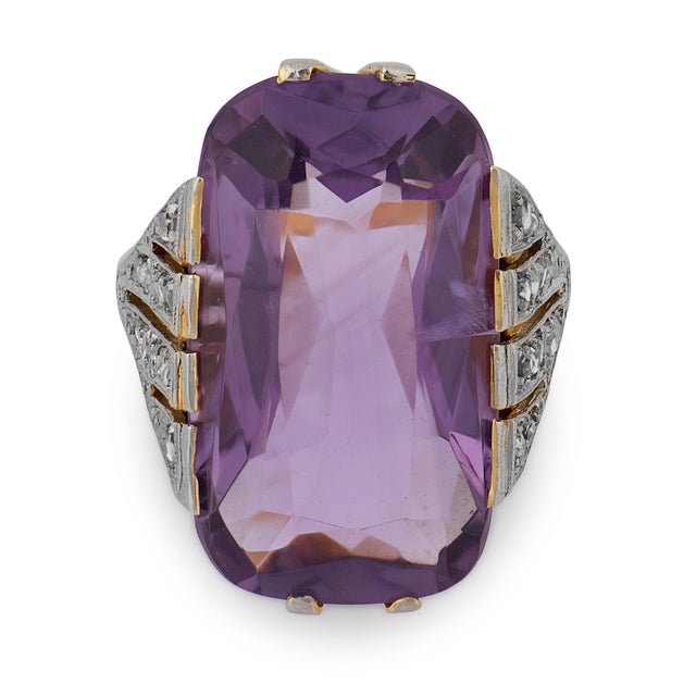 Contemporary 21.23 Carat Cushion Cut Amethyst Diamond 18k Yellow Gold Cocktail Ring, Size 9 For Sale - Image 3 of 6