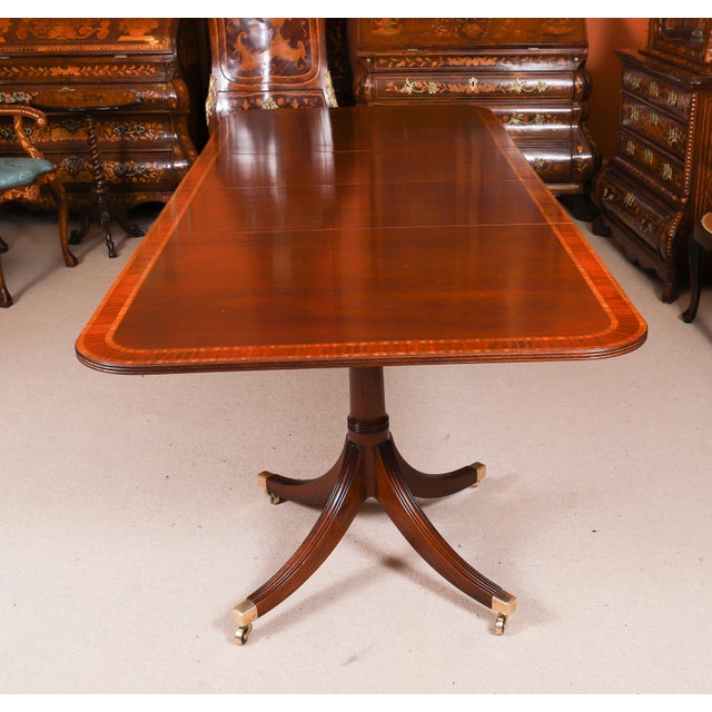Vintage George III Dining Table by William Tillman and Chairs, 1980s, Set of 11 For Sale - Image 4 of 18