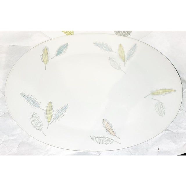 Rosenthal MCM Midcentury minimalism in this fine porcelain China set of 2 serving platters Bunde Blatter pattern with the...