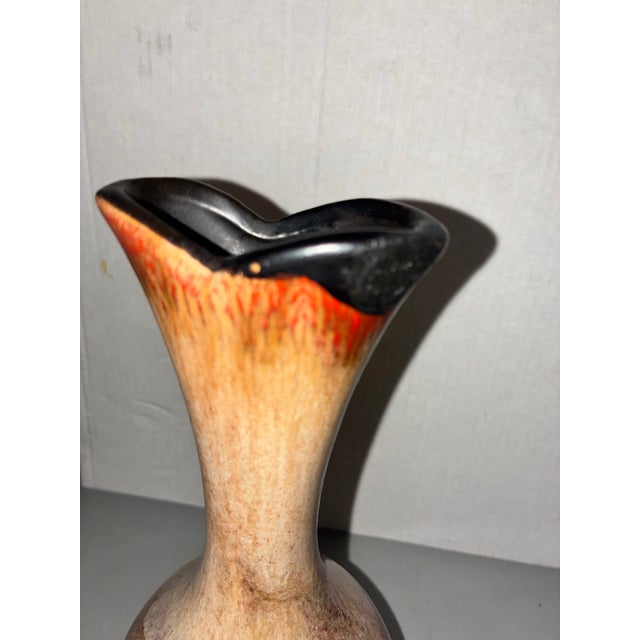 1960s 1969 Royal Haeger Volcanic Flame Vase Rare Bittersweet Crème Glaze For Sale - Image 5 of 12