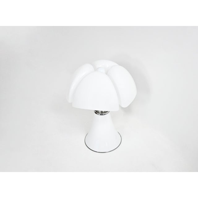1990s White Pipistrello Table Lamp by Gae Aulenti for Martinelli Luce, 1990s For Sale - Image 5 of 15