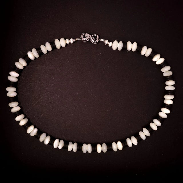 Traditional Ajd 15 Inch Choker of Mother of Pearl and Black Onyx For Sale - Image 3 of 6