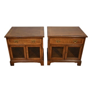 Henredon 18th Century Portfolio Mahogany Banded Satinwood Pair of Nightstands / Bedside Tables, 2 Pieces For Sale