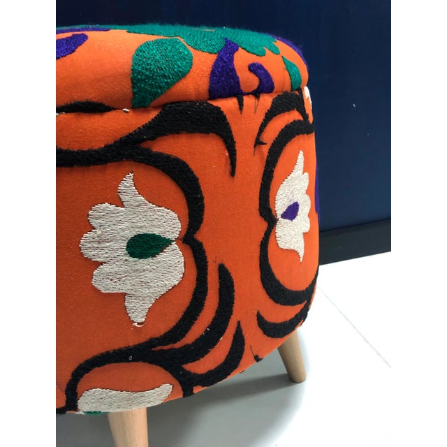 Persimmon 1960s Modern Turkish Handwoven Suzani Ottoman For Sale - Image 8 of 11