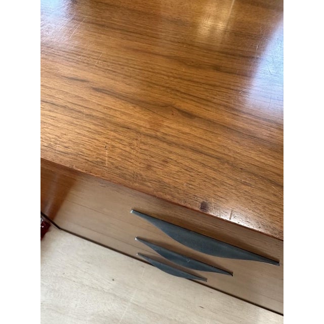 Mid Century 3 Drawer Chest / Dresser For Sale - Image 4 of 12