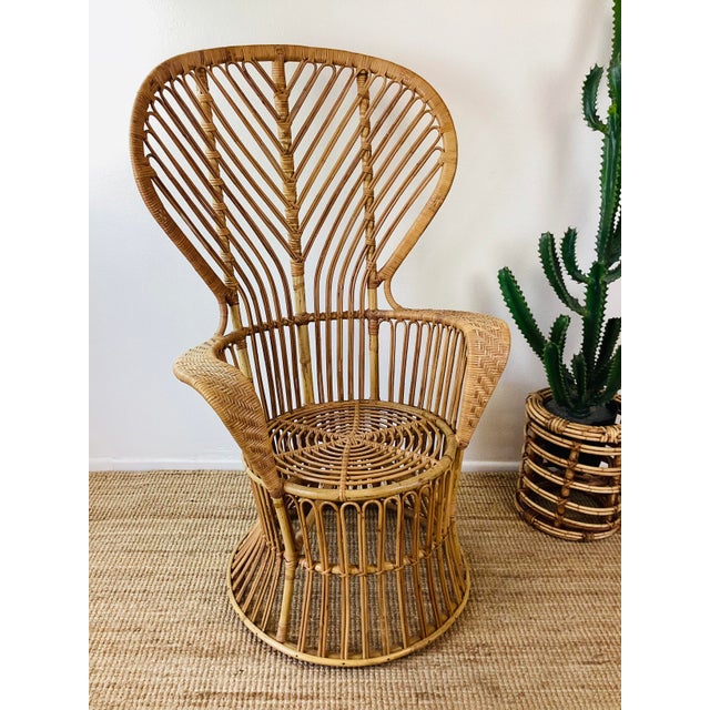 Vintage 1960s Rattan Italian Modern Peacock Chair Gio Ponti Style For Sale In Palm Springs - Image 6 of 12