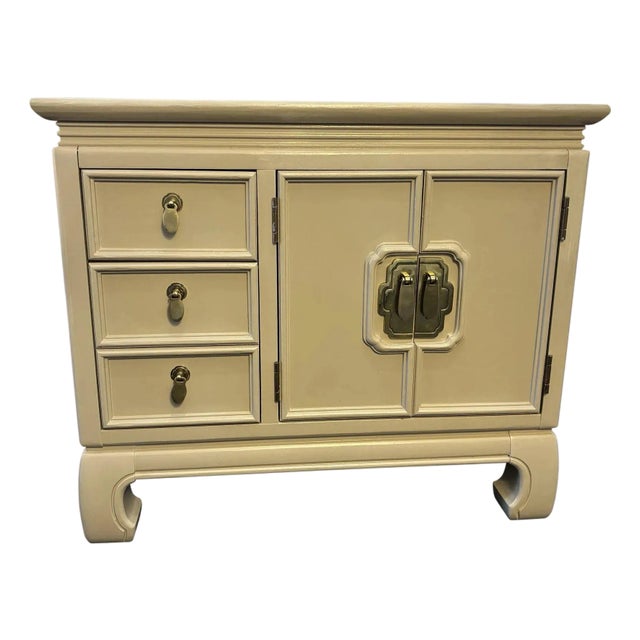 Late 20th Century Chinoiserie Ming Style Nightstand by Thomasville For Sale