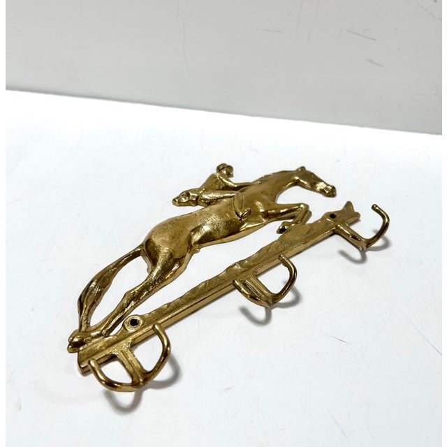 Vintage Brass Equestrian Fox Hunt Wall Hook Rack – English Country Entryway, Ralph Lauren Style, 6 Hook Coat Rack For Sale In Louisville - Image 6 of 7
