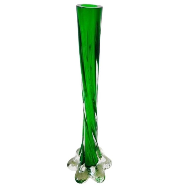 Vintage twisted stem vase in green and clear glass from the 1950s. A beautiful piece of French glass with playful and...
