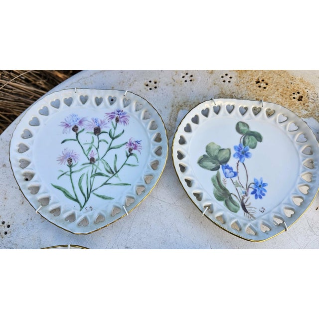 Heart-Shaped Openwork Floral Plates by E.D, 1983, Set of 6 For Sale - Image 3 of 12