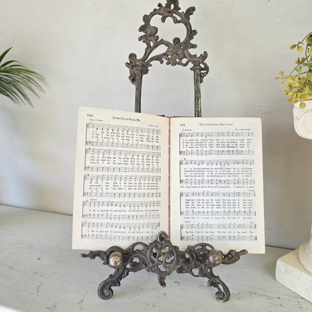 Metal 1940s Silver Easel Display Art Picture Holder for Ornate Rococo Revival Shelf Styling For Sale - Image 7 of 11