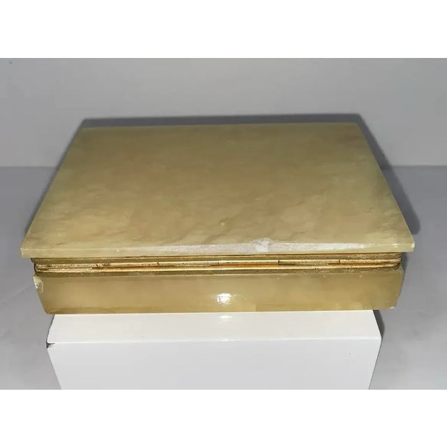 Vintage Mid-Century Italian Onyx & 24k Gold-Plated Brass Box by g.s.e., Signed “Oro k.24” For Sale In Phoenix - Image 6 of 9