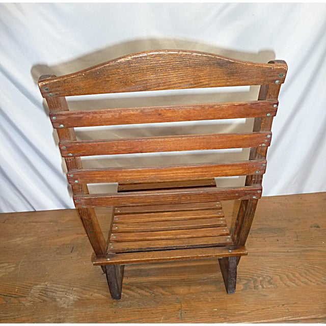 American Antique Folding Oak Canoe Camp Chair Maine Adirondack Camp Style C1900-1930 For Sale - Image 3 of 9
