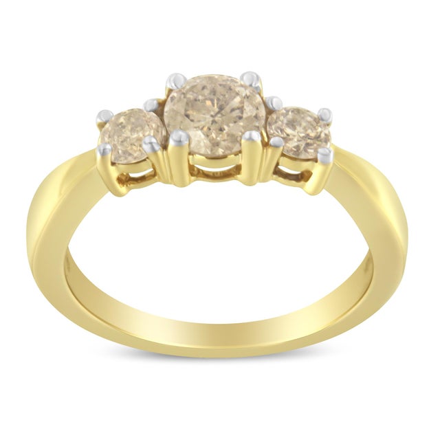 Contemporary 10K Yellow Gold Three Stone Diamond Band Ring (1.00 cttw, J-K Color, I2-I3 Clarity), Size 8 For Sale - Image 3 of 8
