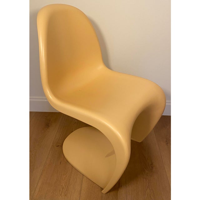 Mid 20th Century Verner Panton Set of 7 Cantilevered Chairs by Vitra Herman Miller Edition For Sale - Image 5 of 7