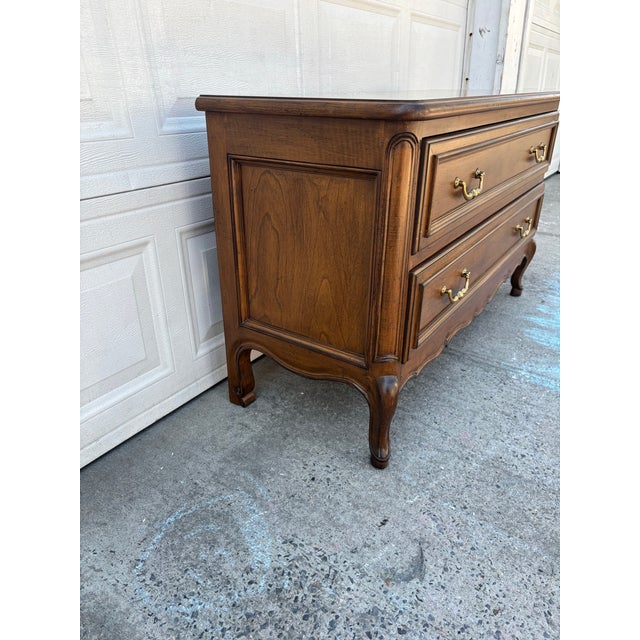 French Provincial Walnut Dresser | Lowboy Chest | Louis XV Style Vintage Wood Dresser | Tv Stand | Traditional Bedroom Storage Furniture For Sale In New York - Image 6 of 12