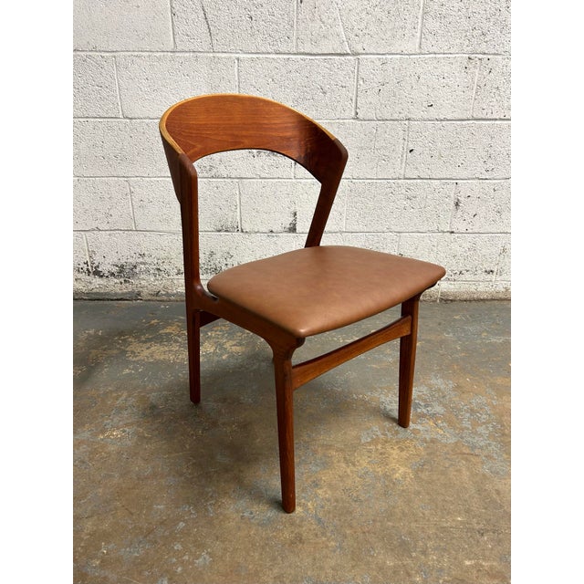 1960s Set of 6 Danish Teak Mid Century Modern Randers Mobelfabrik Chairs Attributed to Kai Kristiansen in Cognac Leather For Sale - Image 10 of 12
