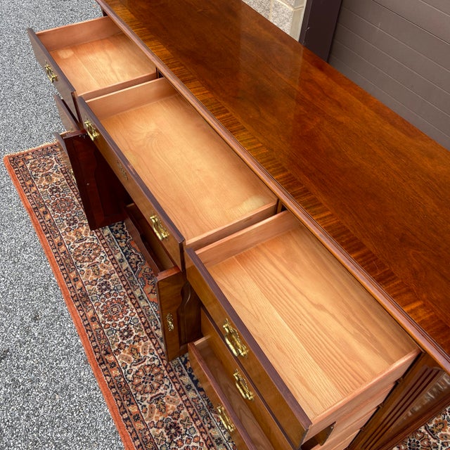 1990s Vintage Thomasville Chippendale Mahogany 12 Drawer Low Triple Dresser For Sale - Image 5 of 12