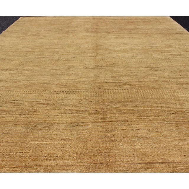 Nepalese Modern Rug in Variegated Sand Colors- 6′3″ × 8′1″ For Sale In Atlanta - Image 6 of 10