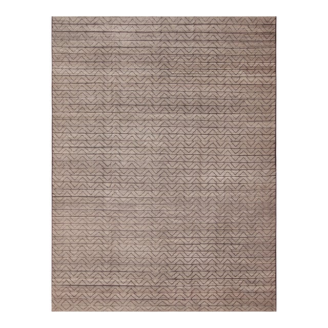 Nazmiyal Collection Geometric Modern Gray Rug For Sale