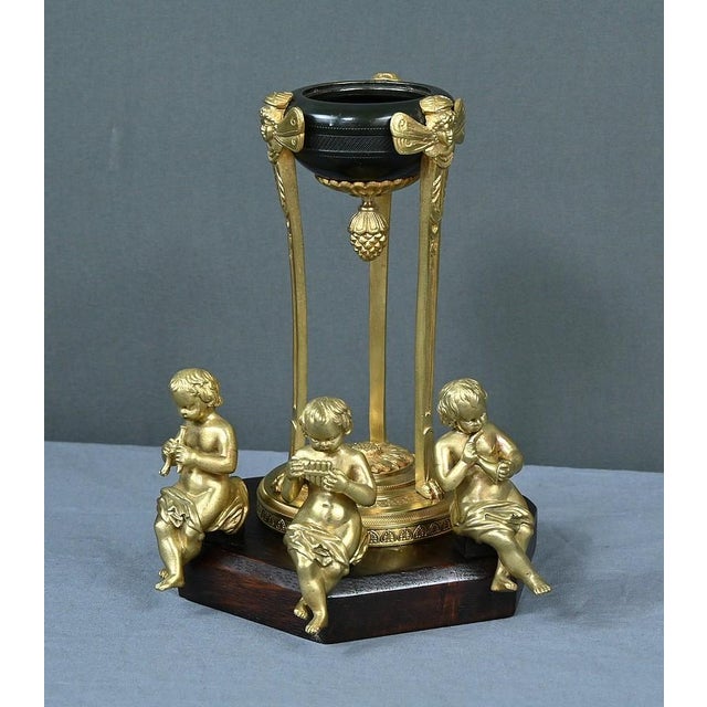 Traditional Mid-19th Century Louis XIV Bronze Cupidons Musicians Perfume Burner For Sale - Image 3 of 18