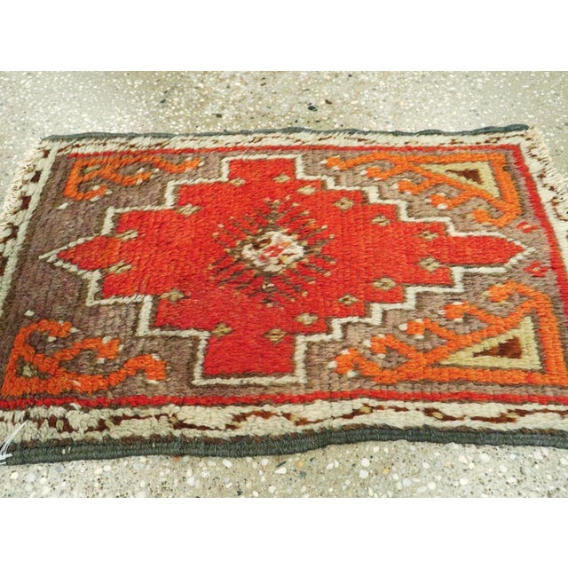 Tribal Galerie Shabab Collection Mid-20th Century Turkish Anatolian Throw Rug For Sale - Image 3 of 5