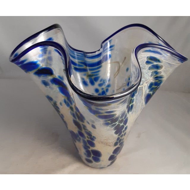 Vintage MCM Paul Bendzunas Signed 7" Studio Hand Blown Art Glass Blue Handkerchief Vase For Sale - Image 4 of 6