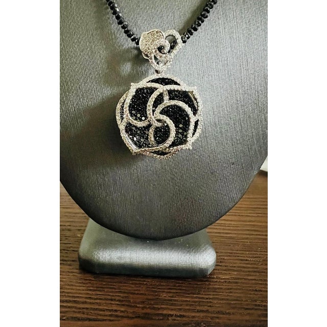 2020s 3.21 Carat Diamond Flower Pendant Black Diamond Briolette Cut Necklace For Sale - Image 5 of 5