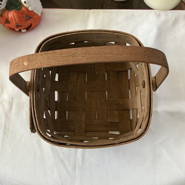 Longaberger Signed Vintage Medium Berry Basket, Hand Woven Maple Wood, 1980s For Sale - Image 13 of 18