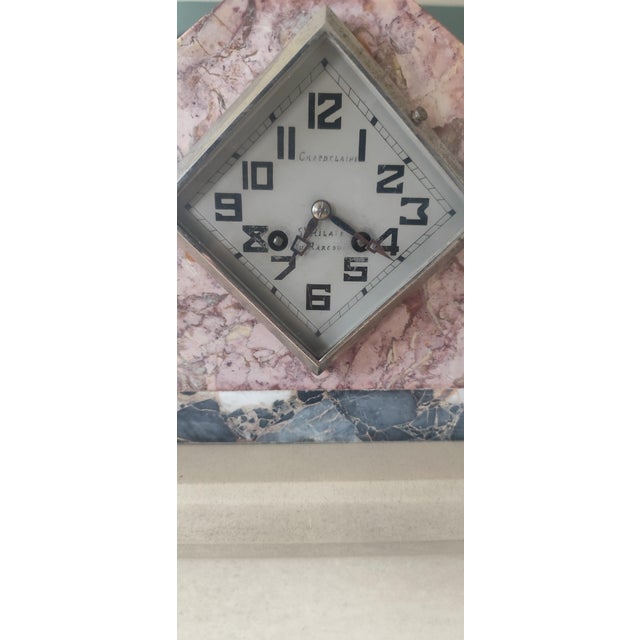 French Art Deco Marble Clock Garniture Set from Saint-Hilaire-Du-Harcouët, 1925, Set of 3 For Sale - Image 3 of 7