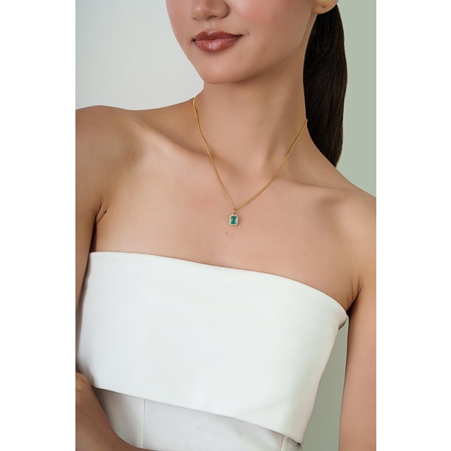 Art Deco Charm 1.55ct Emerald Diamond Halo Pendant in 14k Yellow Gold For Sale - Image 9 of 14