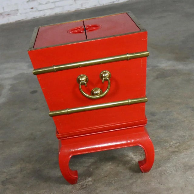Metal Chinese Red Lacquer and Brass Accent Table Removable Ice Chest Style on Hoof Foot Base For Sale - Image 7 of 13