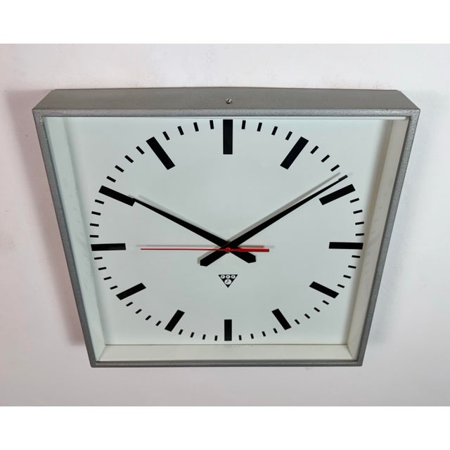 Large Grey Square Wall Clock from Pragotron, 1970s For Sale - Image 4 of 17