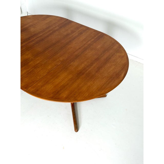 Round Extendable Teak Table from Skovby, 1960s For Sale - Image 6 of 10