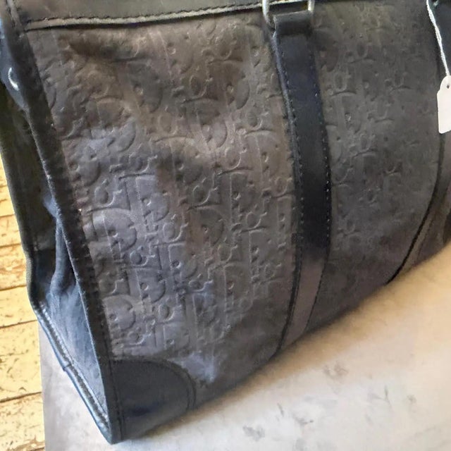 80s Vintage Christian Dior Trotter Gray Nubuck and Black Leather Boston Hand-Bag For Sale - Image 6 of 18