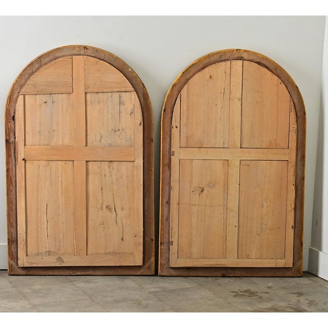 French Pair of 19th Century Arched Gilt Mirrors For Sale - Image 11 of 12