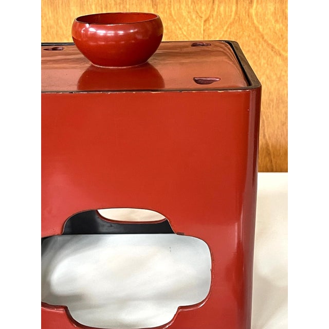 Late 19th Century Japanese Lacquered Sake Drinking Set Meiji Period - 4 pcs For Sale - Image 12 of 18